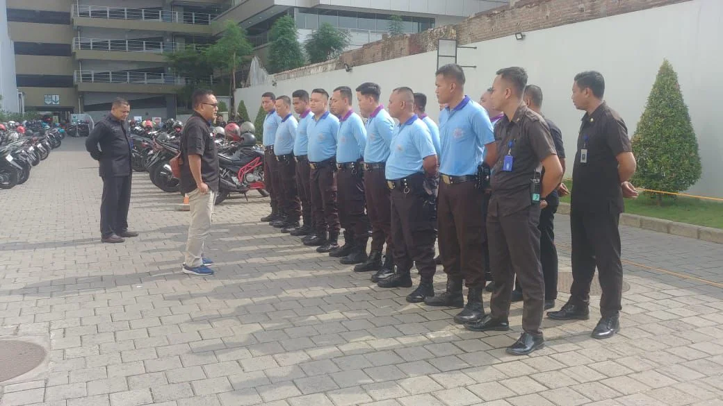 PEMBINAAN FISIK DI LOKASI PRAXIS SURABAYA